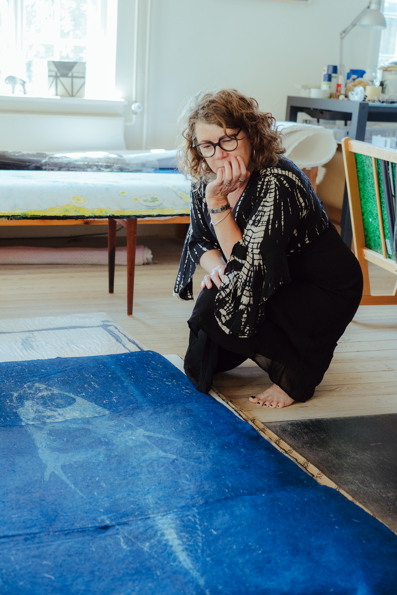 Karin Lykke der fortæller om dit blåtryk af en død fisk