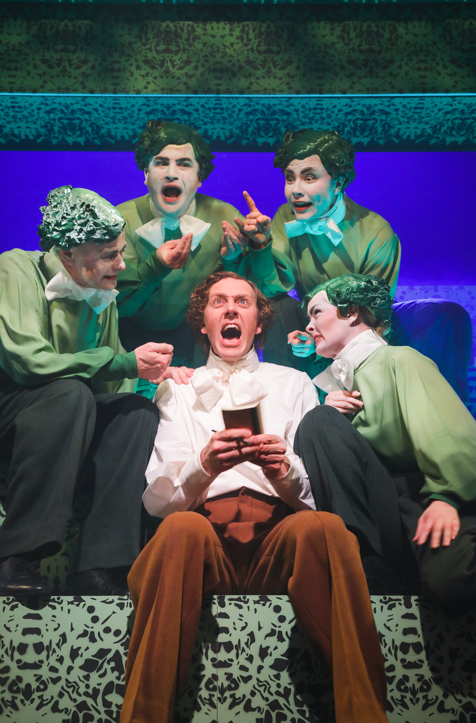 Pressebilede fra Milde Himmel. H.C Andersen omringet af digterdjævle